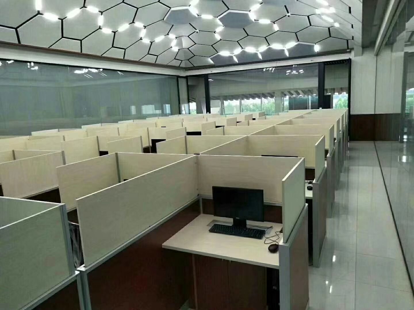 升降屏風(fēng)桌